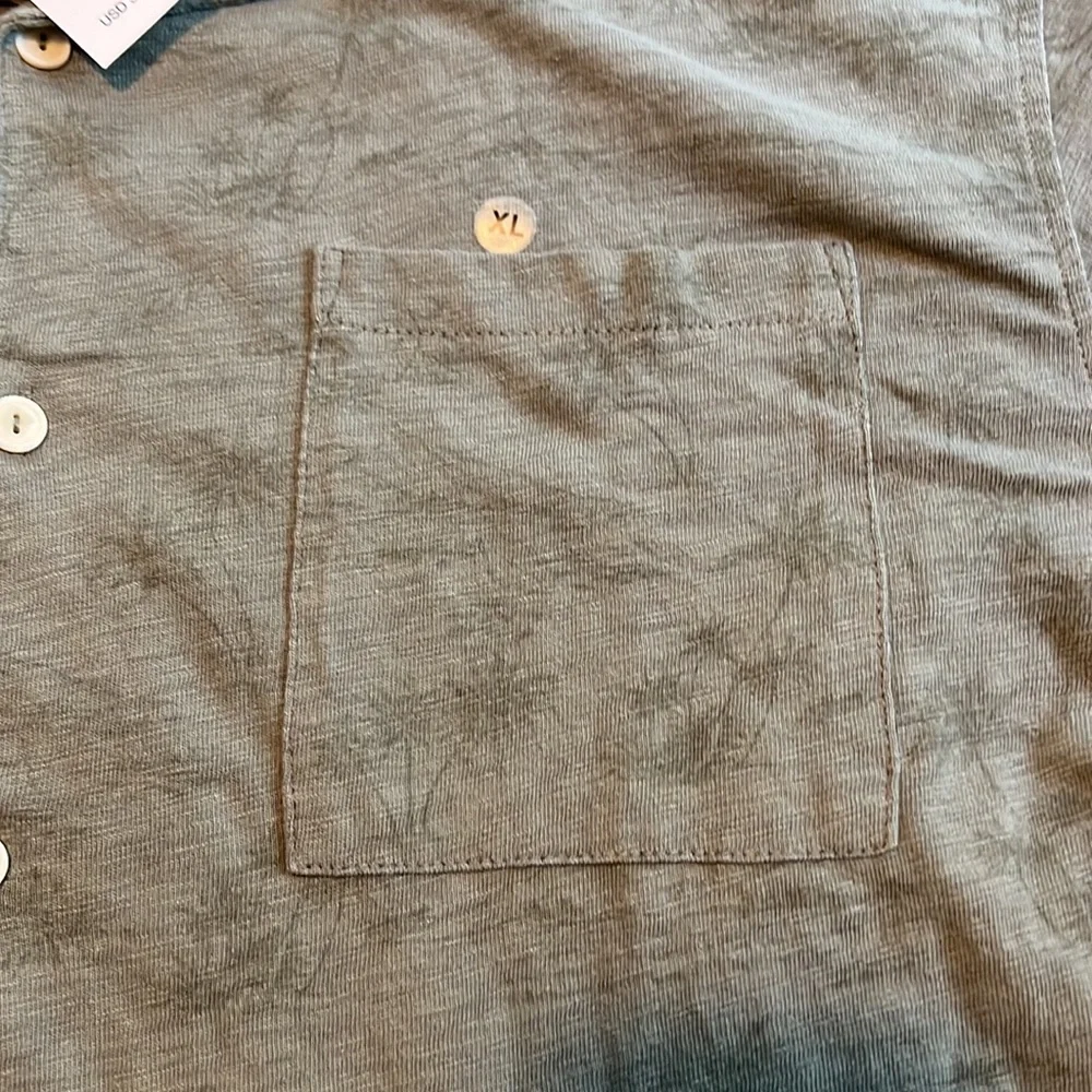 American Eagle Button Up - Green Short Sleeved Palm Trees - Picture 3 of 3